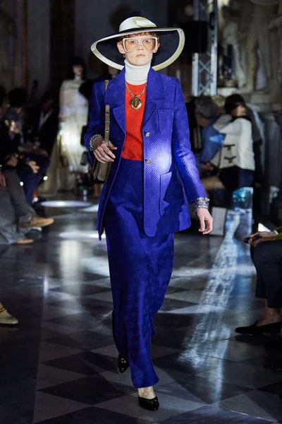 Look 52
